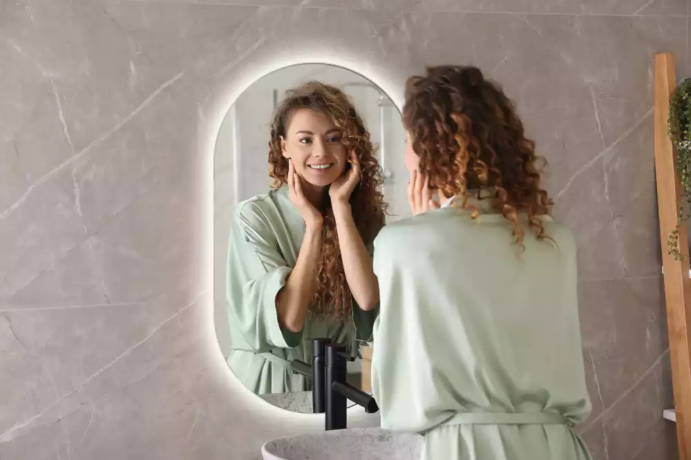 Ovális tükör led világítással dekoratív akasztás