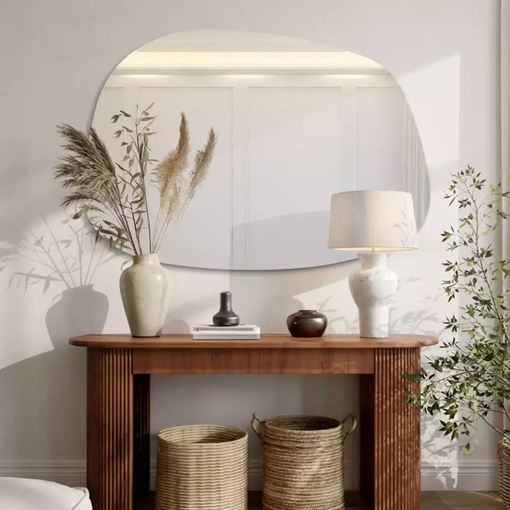 Szerves tükör kifinomult formával